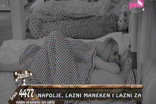 Luna i Marko se pokrili jorganom i prepustili se strastima! (VIDEO)