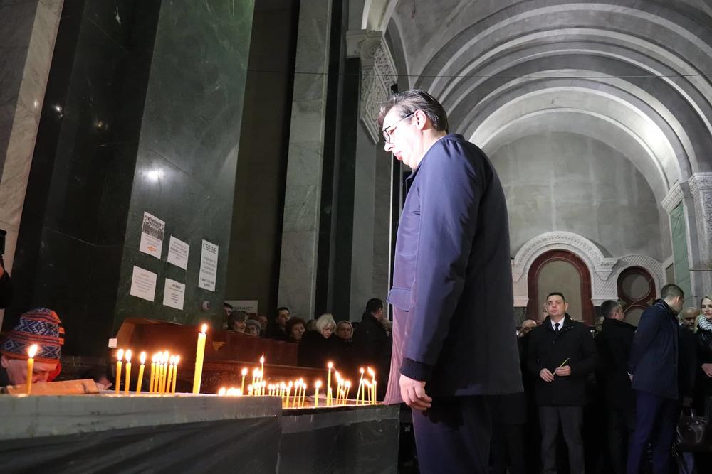 Predsednik Srbije Aleksandar Vučić, upalio je sveću za Olivera na dan njegovog ubistva  