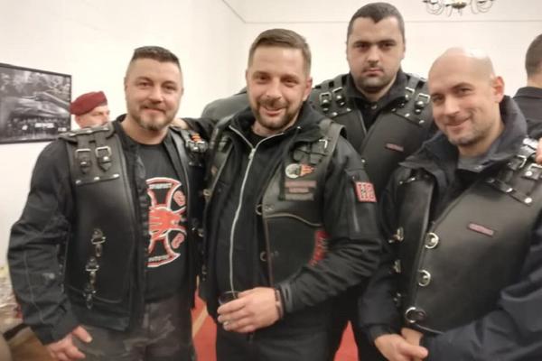 DA LI PUTINOVA ZVER - HIRURG DOLAZI U SRBIJU? Ovo su NOĆNI VUKOVI koji će dočekati ŠEFA KREMLJA u Beogradu (FOTO)