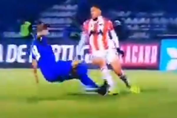 ZABRANITE OVOM ČOVEKU DA IGRA FUDBAL: Samo što se vratio u Porto, Pepe umalo da ubije čoveka na terenu!