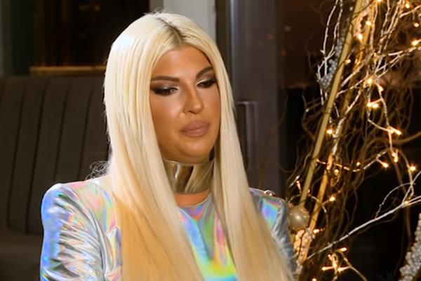 JEL UŽIVATE DOK GLEDATE KAKO ME LINČUJU: Karleuša u sitne sate uputila JEZIVU PORUKU, pa je brže bolje obrisala!