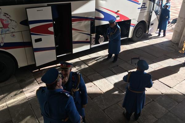 GARDISTI SE SPREMAJU ZA DOČEK PUTINA! Pogledajte koja se pesma ori PALATOM SRBIJE (VIDEO)