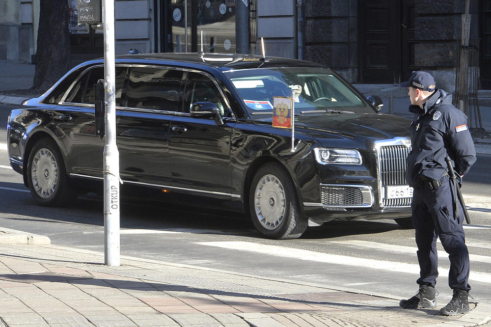 NIKO NIJE PRIMETIO OVA TRI DETALJA NA ZVERI KOJOM SE PUTIN VOZIO PO BEOGRADU: Bili smo na metar i po od AURUSA