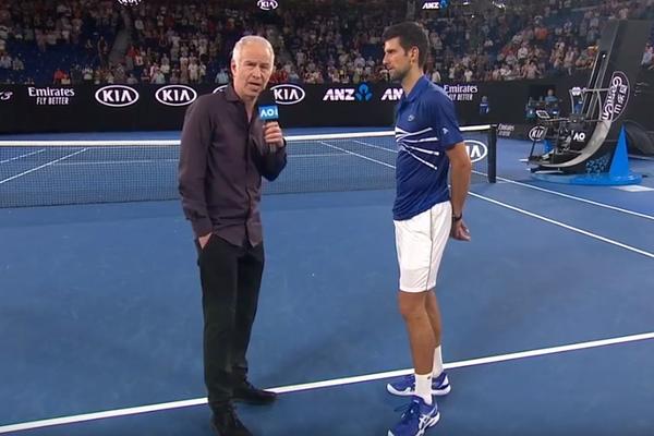 ĐOKOVIĆ I MEKINRO ZABAVLJALI PUBLIKU POSLE PONOĆI: Ne spava mi se! Platiću ti piće zbog ovoga što si rekao!