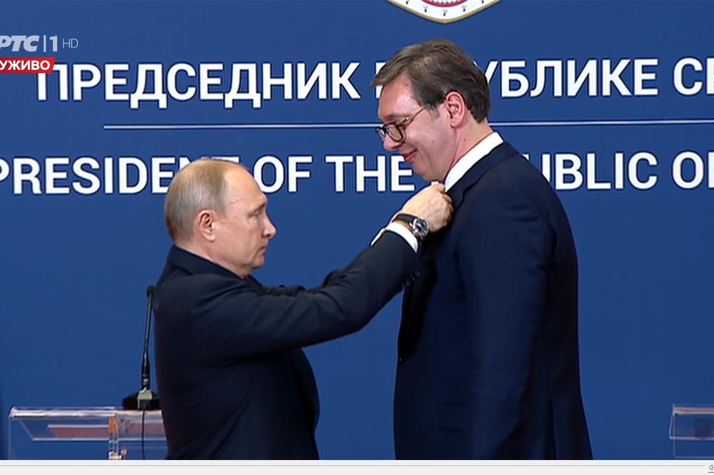 PUTIN ODLIKOVAO VUČIĆA I POSLAO MU JAKU PORUKU! Predsednik Srbije zahvalio Vladimiru na TEČNOM RUSKOM!