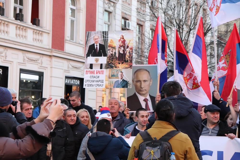 PUTINE BRATE, POMOZI SRPSKOM NAPAĆENOM NARODU: Ovo su građani poručili ruskom predsedniku (VIDEO)