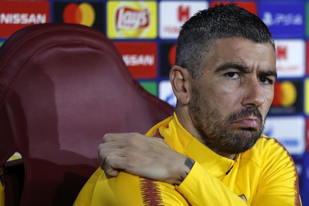 SVI SE PITAJU OD KAD SE ON DRUŽI S NJIMA?! Kolarov tek otvorio Instagram i iznenadio sve u čijem se društvu nalazi!