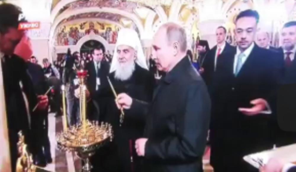 Vladimir Putin pali sveću u Hramu Svetog Save  