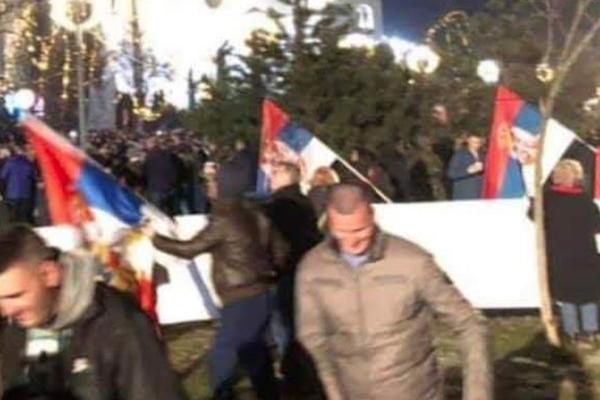 MOKRILI ISPRED HRAMA: Pojavio se SKANDALOZAN SNIMAK uoči PUTINOVOG DOLASKA!