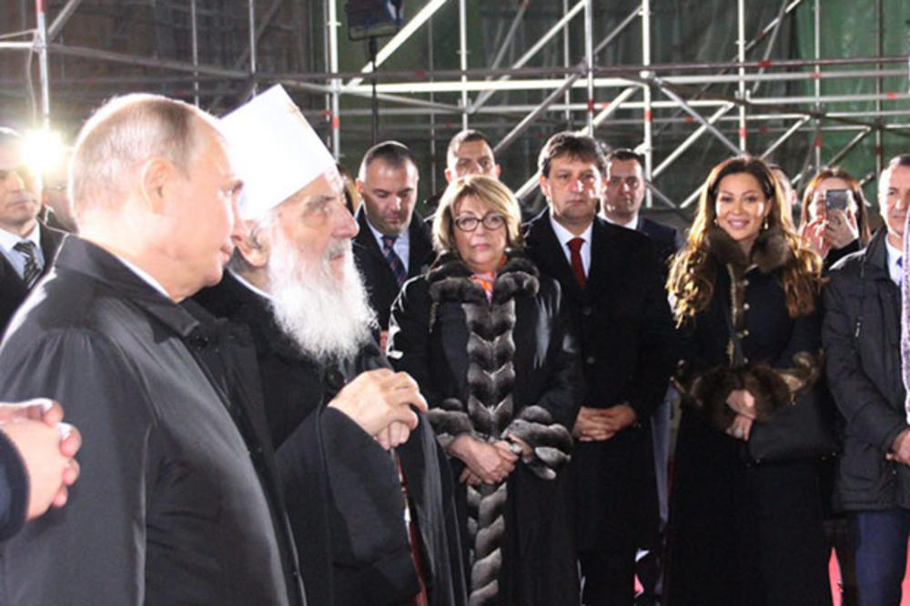 PUTIN NIJE SKIDAO POGLED S CECE! Ovaj detalj s dočeka pred Hramom niko nije primetio (VIDEO)