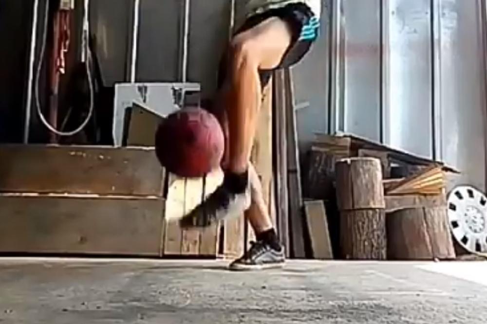 NE TREBA NAM KOPAKABANA, KADA IMAMO OVAKVE MAJSTORE: Nejmare, gledaj ovog Srbina i uči kako se barata loptom!