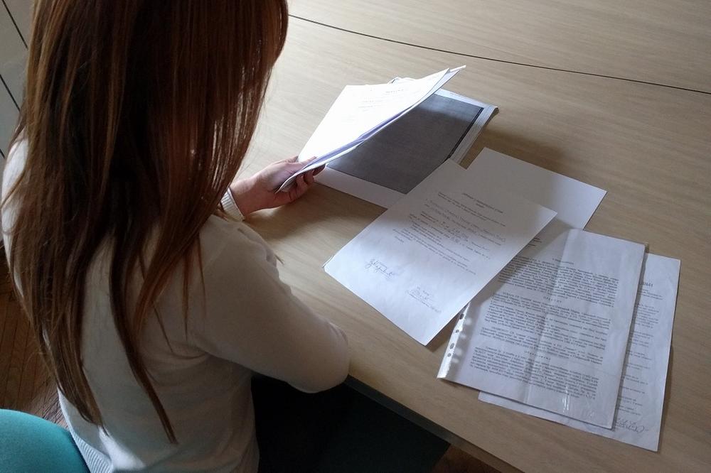 MARINA JE DOŽIVELA VELIKU NEPRAVDU: Dobila je TUŽBU, a  izvršitelj od nje pokušava da IZNUDI 18.000 EVRA!