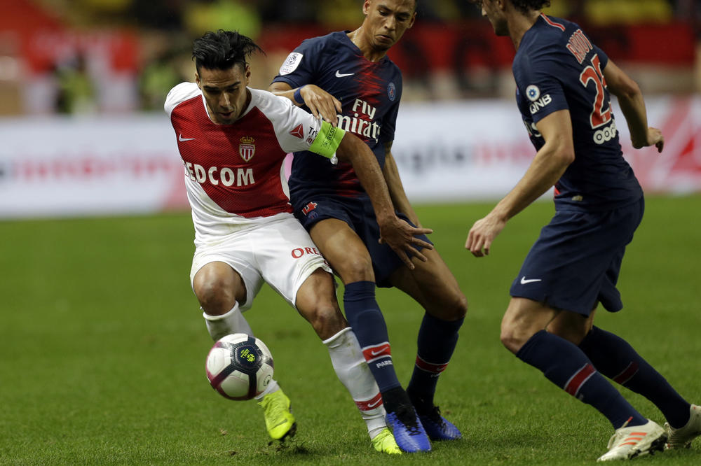 PARIŽANI NE MOGU DA GA SMISLE: Zbog kršenja pravila, kaznili su ga najgorom mogućom kaznom!