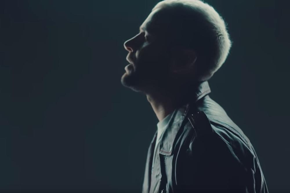 ŠOK! PEVAČ PRETRPEO BATINE: Dobio sam i šamar i bejzbol palicu! (VIDEO)