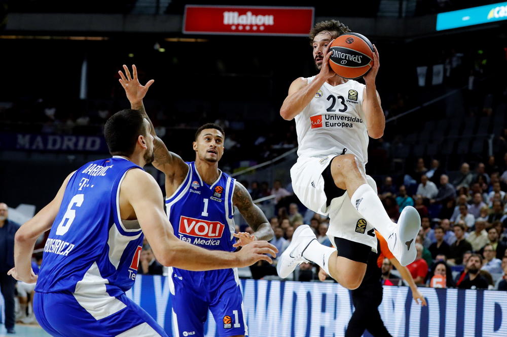 MORAČA PROGUTALA ŠAMPIONE: Budućnost napravila novu senzaciju! Vasa Micić u pobedi Efesa pokazao majstorstvo!