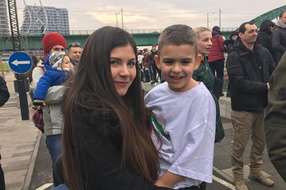 NAJMLAĐI PLIVAČ ZA ČASNI KRST U BG-u: Andrija ima samo 7 godina i  DOBAR RAZLOG za ulazak u LEDENU VODU