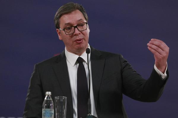 VUČIĆ O IZBORIMA, ĐILASOVIM PSOVKAMA, KOSOVU: Predsednik se obraća Srbiji iz predsedništva