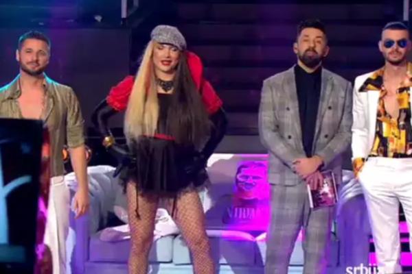 SVE OČI BILE UPRTE U NAJBOLJU RIBU NA SCENI: Kad su shvatili da je u pitanju muškarac ZGRANULI SE! (VIDEO)