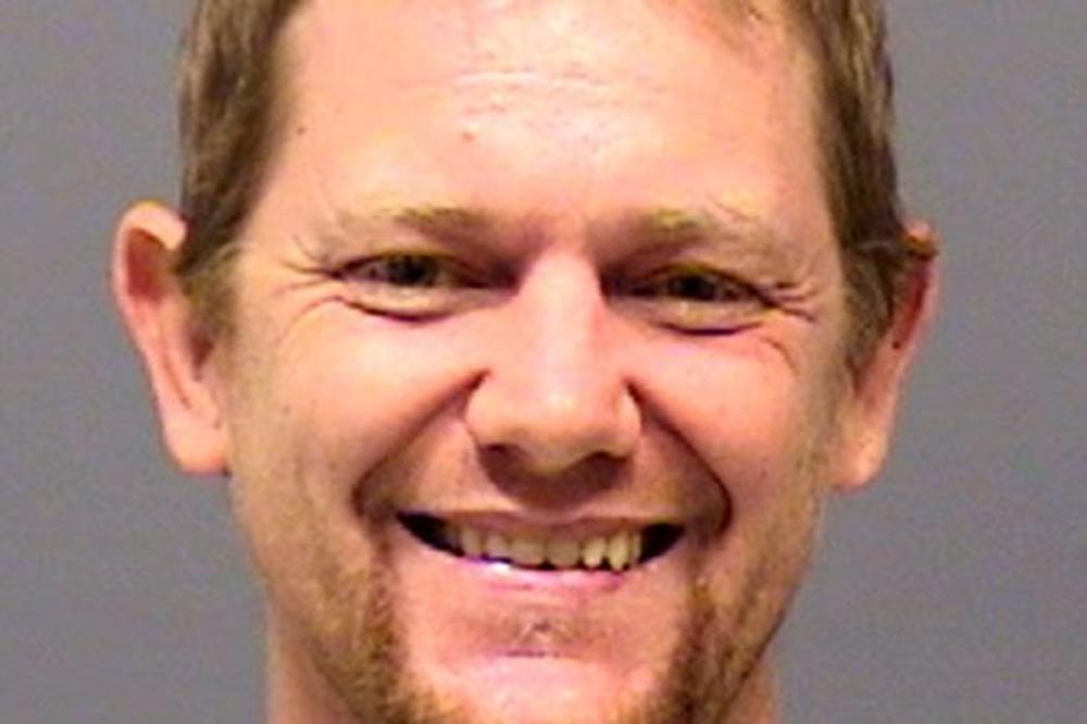 POBIO CELU PORODICU: Koristio je više oružja, kada je policija upala ugledala je STRAVIČAN PRIZOR