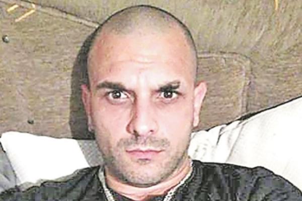 ZOVU GA ĐAVO I HOĆE KRV! On je u Pančevu napadao ljude i zabio čoveku nož u PLUĆA!