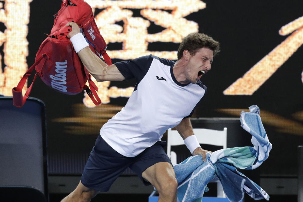 SKANDAL NA AUSTRALIJAN OPENU: Karenju Busti ukradena pobeda, napravio haos, bacao torbe, ali Nišikori ide na Novaka