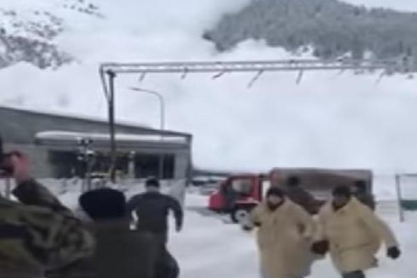 OPASNA LAVINA SE PRIBLIŽAVALA ŠVAJCARSKIM VOJNICIMA: Ono što su oni uradili mnoge je zaprepastilo (VIDEO)