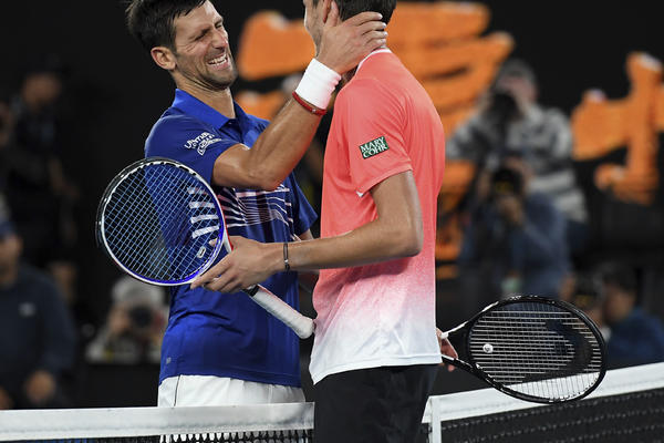 PROZIVAO GA JE PRE MEČA PA IZGUBIO: Šta je Medvedev na mreži rekao Đokoviću, pa se ovaj nacerio od uva do uva?!