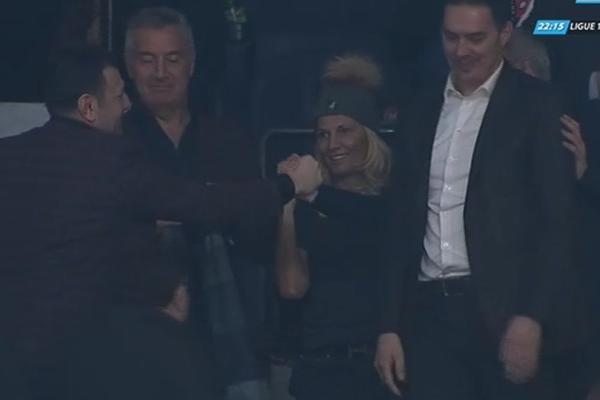 OVA FOTOGRAFIJA MENJA SVE U CRNOJ GORI: Milo je sada ostao NA LEDINI! (FOTO)