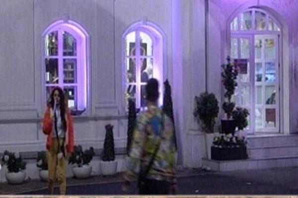 MIKI IH RAZOTKRIO! Pao s**s u tuš kabini! ANA I DAVID PROVALJENI!