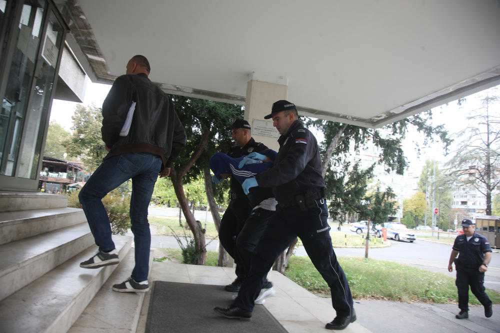 KRALI TELEVIZORE I NADGROBNE SPOMENIKE! Uhapšeni razbojnici koji su upadali u kuće i lokale!