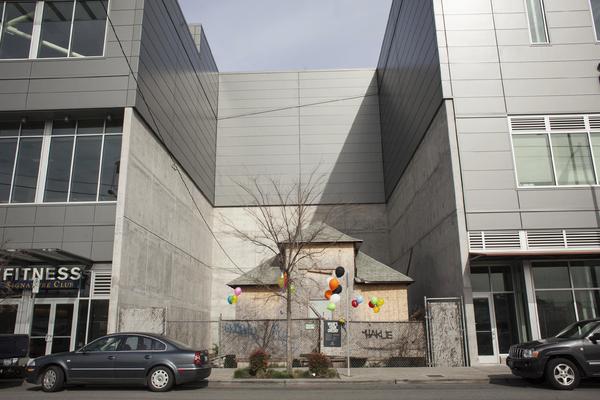 NI ZA MILION DOLARA NIJE PRISTALA DA SRUŠI SVOJU KUĆU! Projektanti su onda uradili nešto jako bezobrazno! (FOTO)