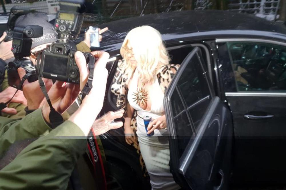 NEMOJTE MOLIM VAS TAKO AGRESIVNO: JK naučila lekciju! EVO KAKO UME DA BUDE I FINA SAMO KAD HOĆE!