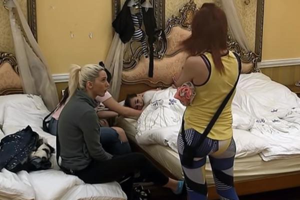 DRAMA U VILI PAROVA: Takmičarka ISPUSTILA DUŠU od POVRAĆANJA! Svi se USPANIČILI! (VIDEO)