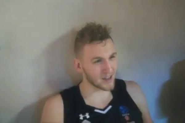 URNEBESNO U SVLAČIONICI PARTIZANA: Lendejl psuje na srpskom za sve pare, Australijanac pravio šou!