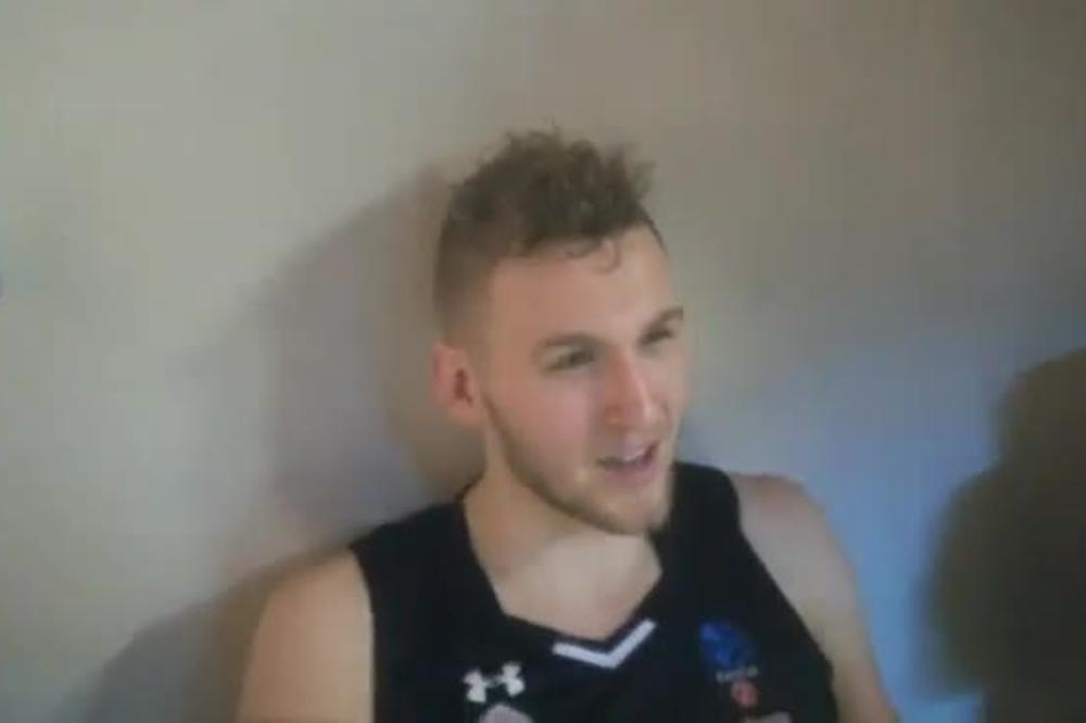 URNEBESNO U SVLAČIONICI PARTIZANA: Lendejl psuje na srpskom za sve pare, Australijanac pravio šou!