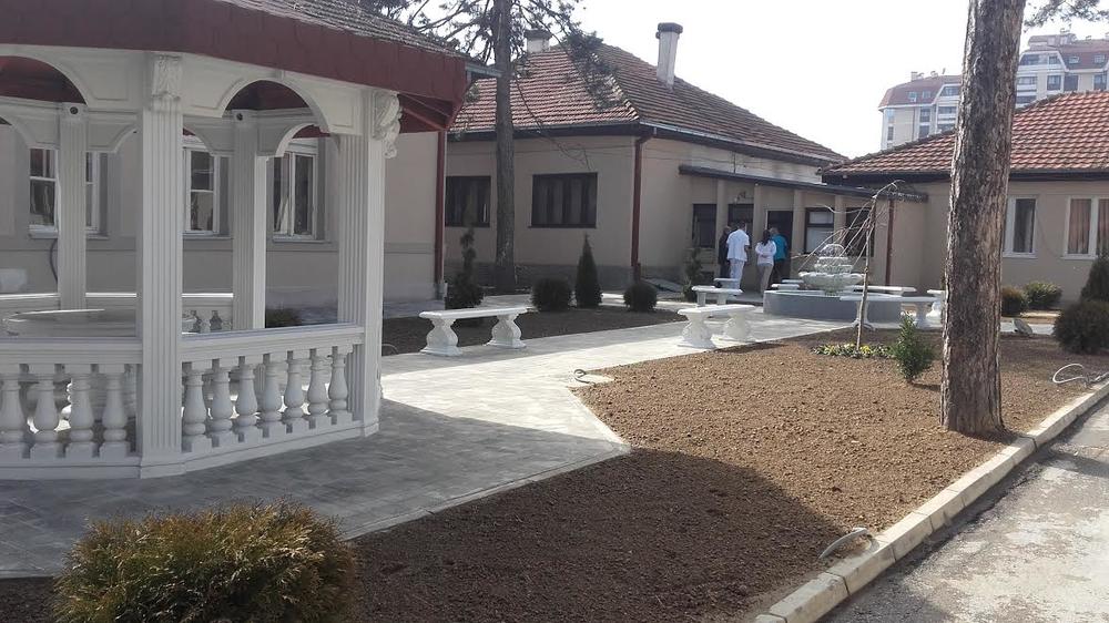 Dvorište bolnice  