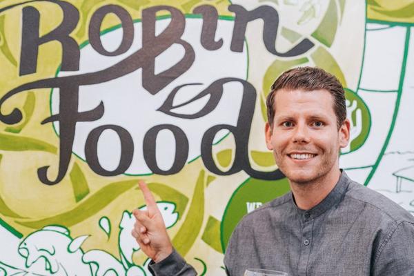 BOSANSKI ROBIN HUD: Ovaj mladić je napravio APLIKACIJU koja spaja one sa viškom hrane i one koji su GLADNI