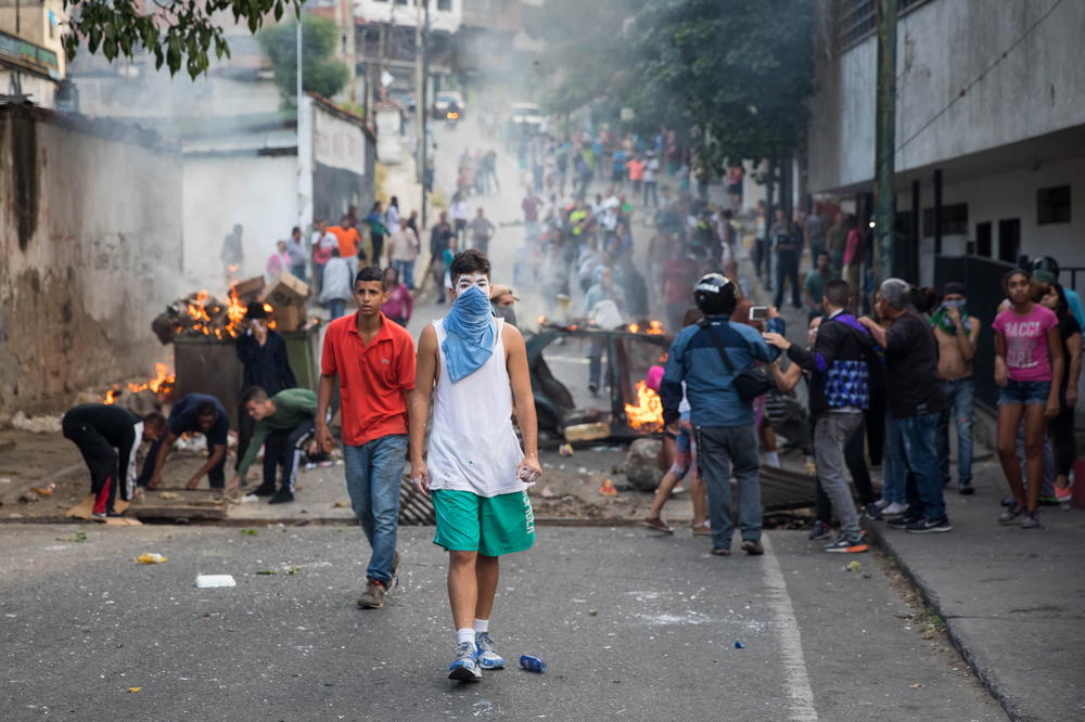 RUŠENJE DIKTATORA: Besan narod Venecuele izlazi na ulice, vlast za njihovo siromaštvo krivi AMERIKU