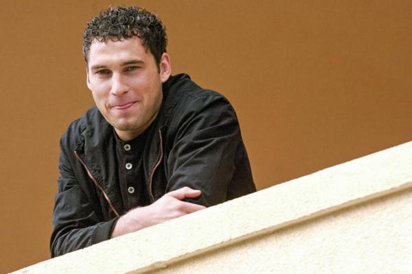 DUŠKO TOŠIĆ U RODNOM SELU PODIGAO VILU! Nekada živeo u TROŠNOJ KUĆI, a sada majka uživa u BAJCI (FOTO)