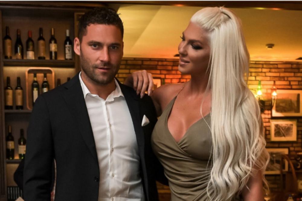 DUŠKO ISPADA PAĆENIK, A KARLEUŠA GA PRAVI MAJMUNOM! Tošićevi prijatelji i kolege ga teraju da se RAZVEDE!