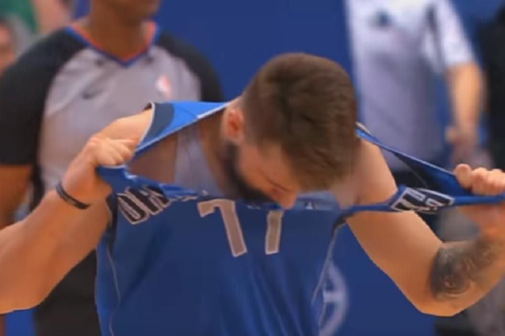 DONČIĆ PREGOREO: Promašio trojku pa se toliko iznervirao da je pocepao dres!