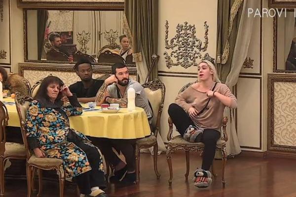 COKA UBOLA NERVNI SLOM, PA URLALA NA VENDI: Još jednom staviš mog oca u usta, dobićeš još nešto!