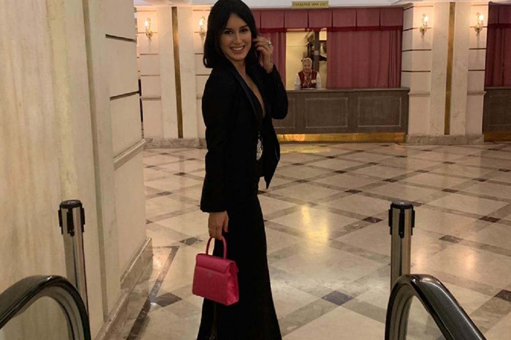 LEPA RUSKINJA TINA UDELILA KOMPLIMENT VUČIĆU TOKOM INTERVJUA! Predsednik Srbije ju je ostavio BEZ TEKSTA (VIDEO)