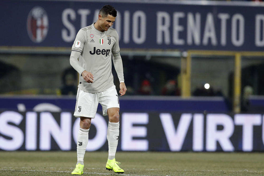 RONALDOV SELFI ZAPALIO INTERNET: Čak je i legenda fudbala osula žestoku paljbu po Portugalcu!