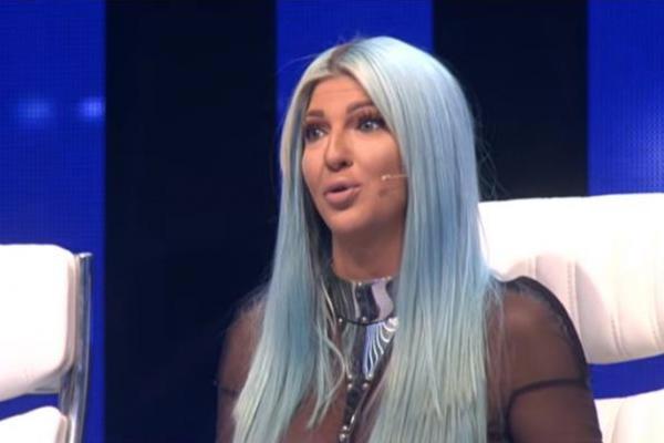 OVE DVE FOTOGRAFIJE KARLEUŠA BI ŽELELA DA ZAPALI: I da više nikad ne postoje! (FOTO)