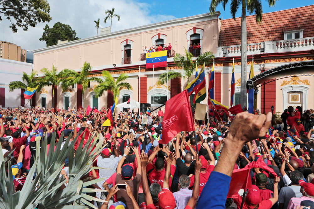 VENECUELA IZMEĐU SVETSKIH SILA: Maduro i dalje ima podršku VOJSKE, a opozicija podržku SAD!