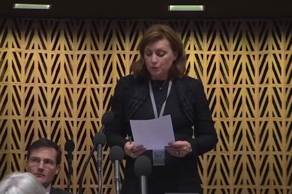 SITUEJŠN IN MIDIJA I OPION VENIŠN KOMIŠN: Tarzanski engleski Dubravke Filipovski nasmejao je Srbiju (VIDEO)