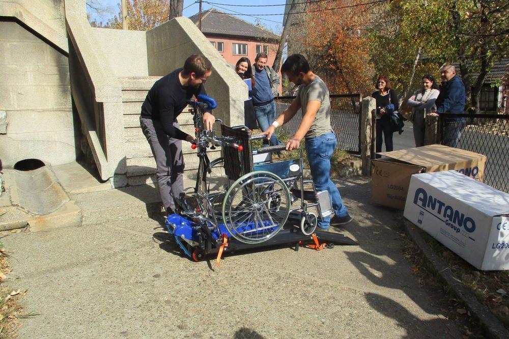 PODRŠKA OSOBAMA SA INVALIDITETOM: Centar za socijalni rad u Boru dobio guseničara!