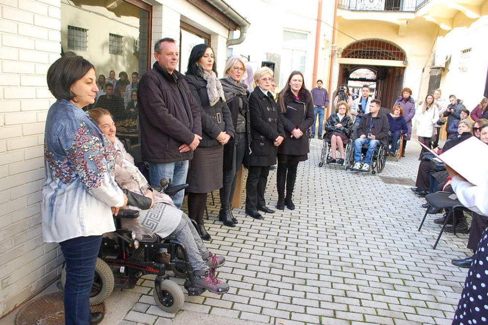 BILJANA BAROŠEVIĆ NA OTVARANJU GALERIJE ART: Ovo je pravi primer koji pokazuje inkluziju osoba sa invaliditetom