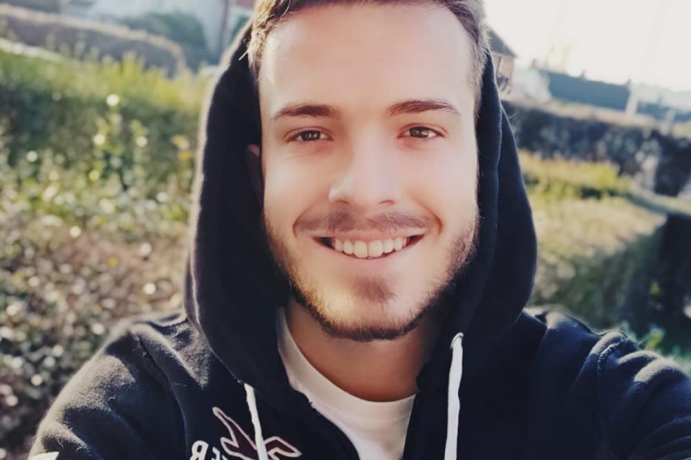 PITAO SAM SE DA LI SAM GEJ! Sestrin dečko PEDOFIL ga je zlostavljao OSAM GODINA, ćutao  zbog srceparajućeg razloga!